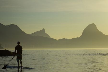 Sup_solitário_no_nascer_do_sol.JPG